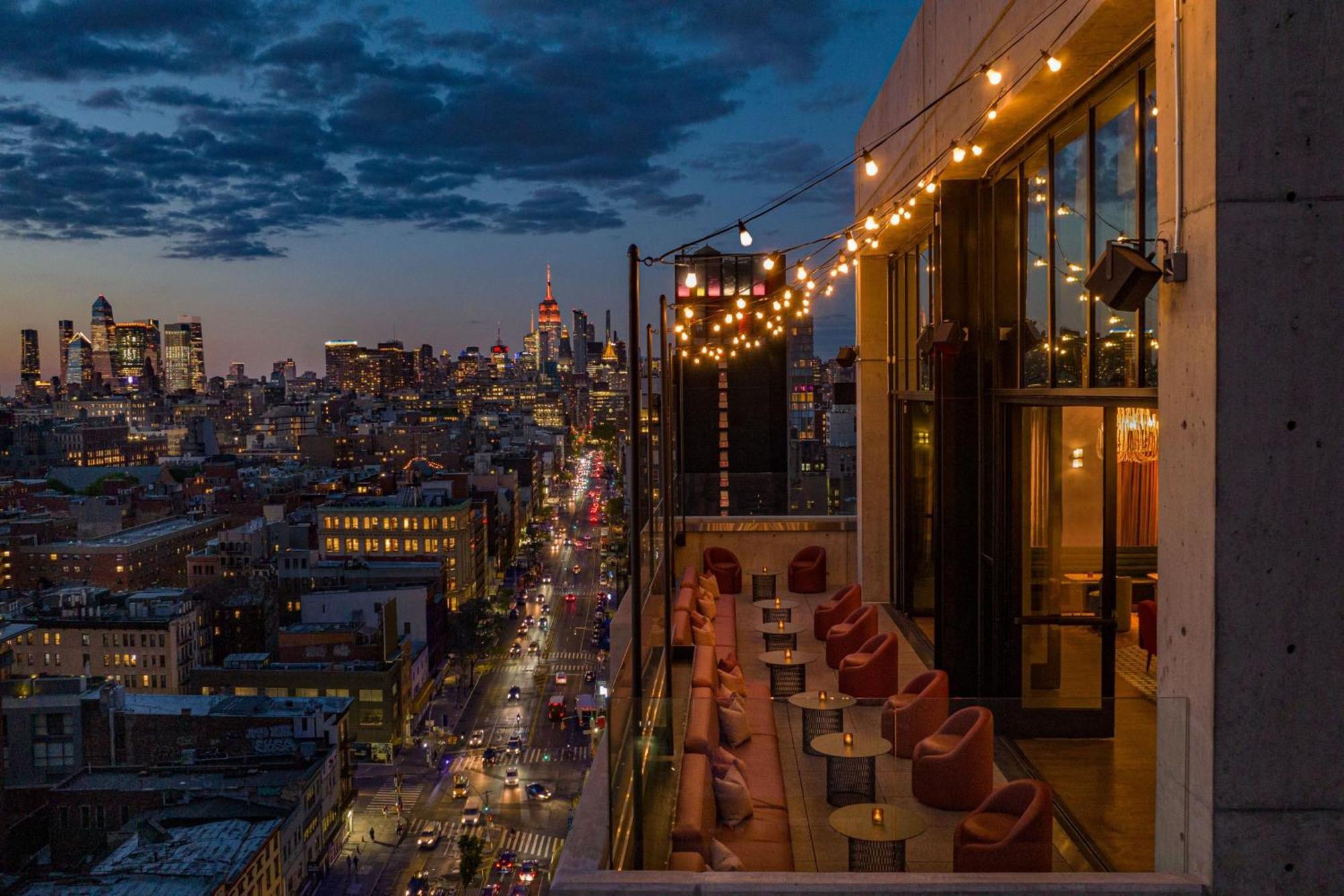 Moxy Nyc Lower East Side Ню Йорк Екстериор снимка