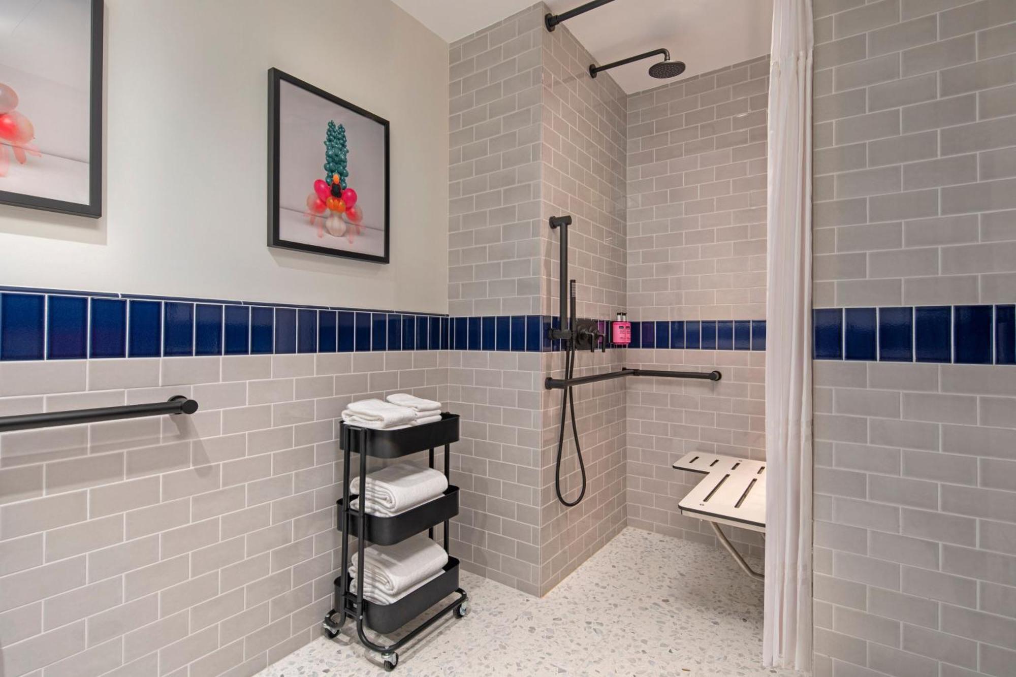 Moxy Nyc Lower East Side Ню Йорк Екстериор снимка
